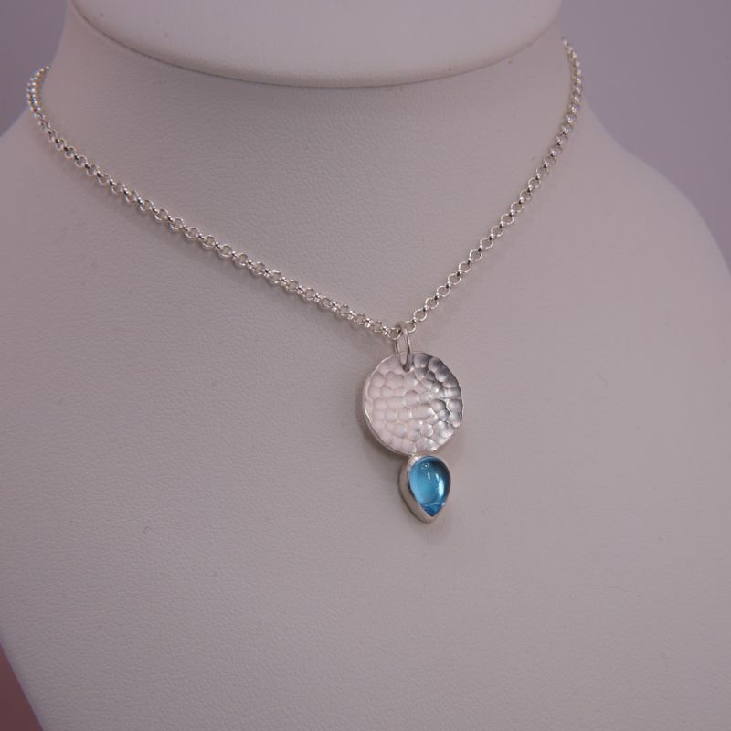 Preview: Blautopas Anhänger mit Erbskette